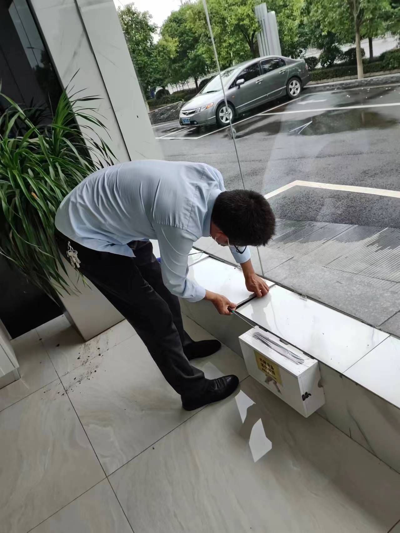 092003131.jpg 092003131.jpg